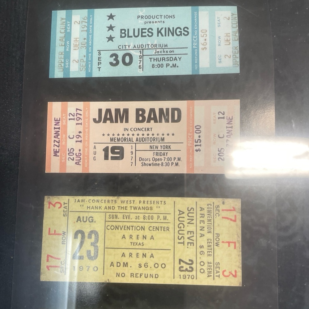 Studio Decor Shadow Box with Ticket Display - Picture 3 of 6